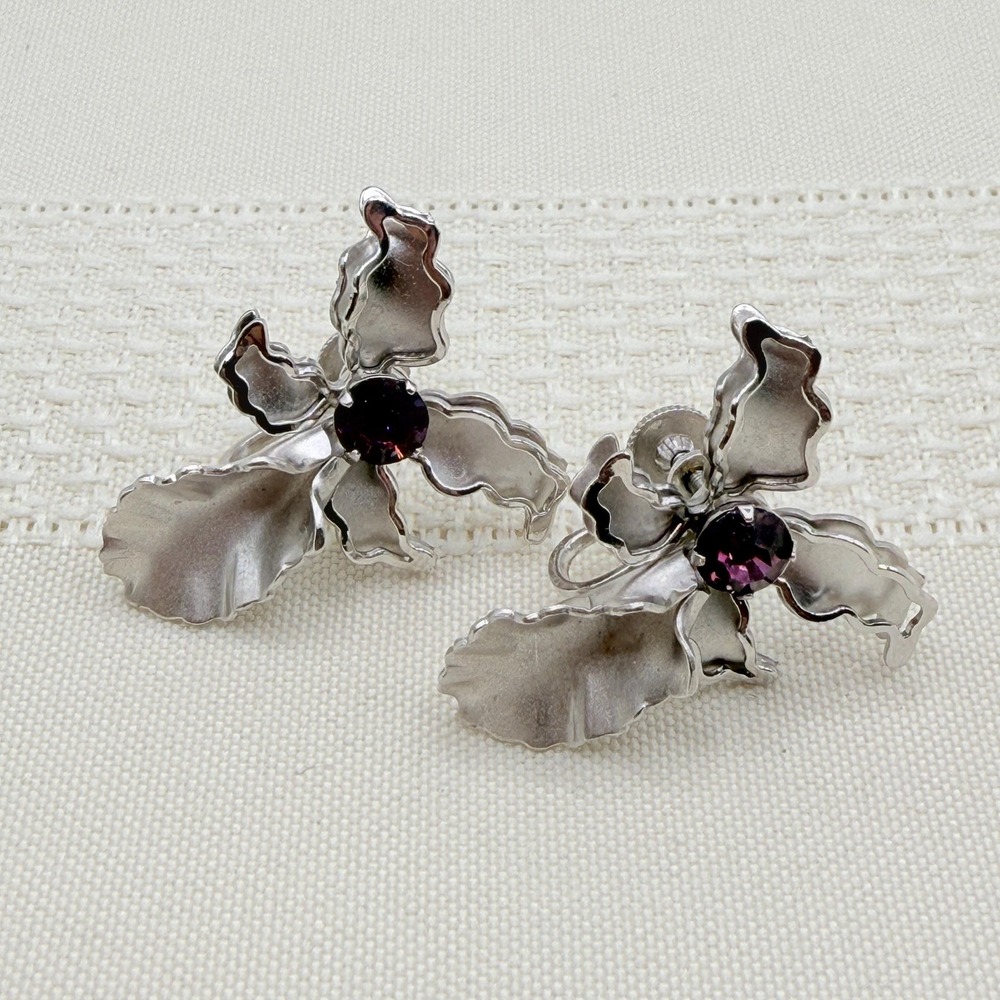 Vintage BN Bugbee Niles Orchid Silver Tone Screwback Earrings w/ Purple Stone